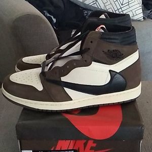 Air jordan 1 retro x travis scott size 11 UA